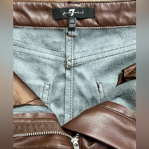 7 For all mankind vegan leather pants in chocolate brown. Size XS - Picture 3 of 5